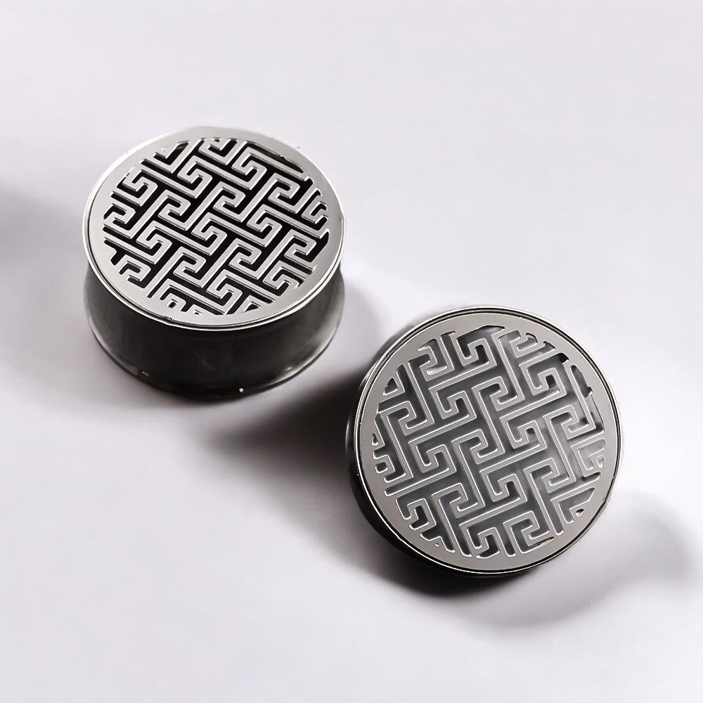 Patterned Plugs